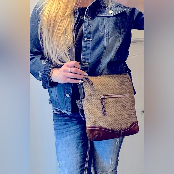 Coach Purse Small print Tote, Bag, crossbody Suede Leather - Picture 3 of 13